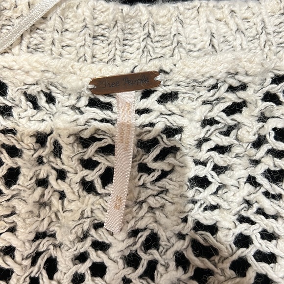 FREE PEOPLE- knit cardigan - Picture 3 of 3